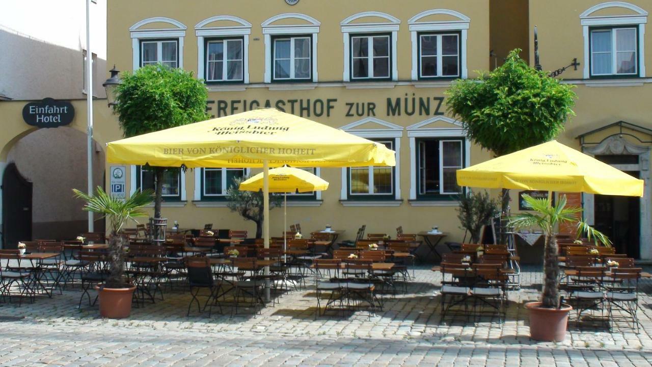 Brauereigasthof Zur Muenz Seit 1586 Guenzburg Exterior photo